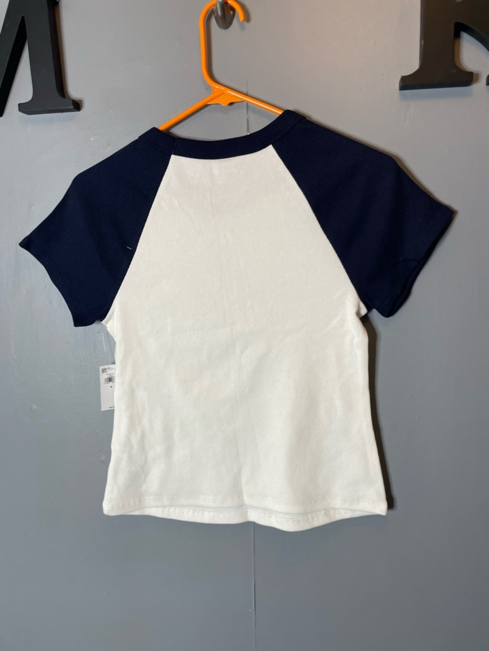 Old Navy womens White & Navy cropped ribbed Tee medium NWT - Picture 4 of 4